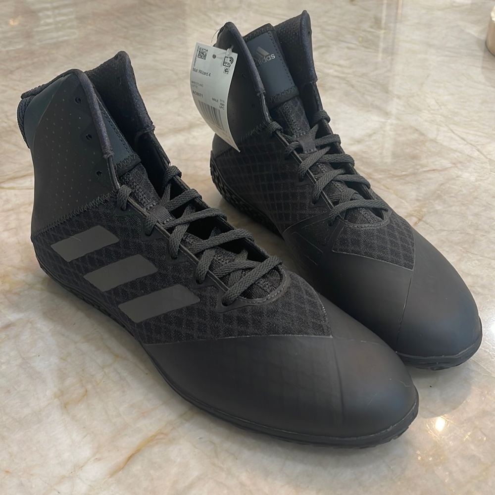 NWT Mens wrestling shoes size 11-1/2